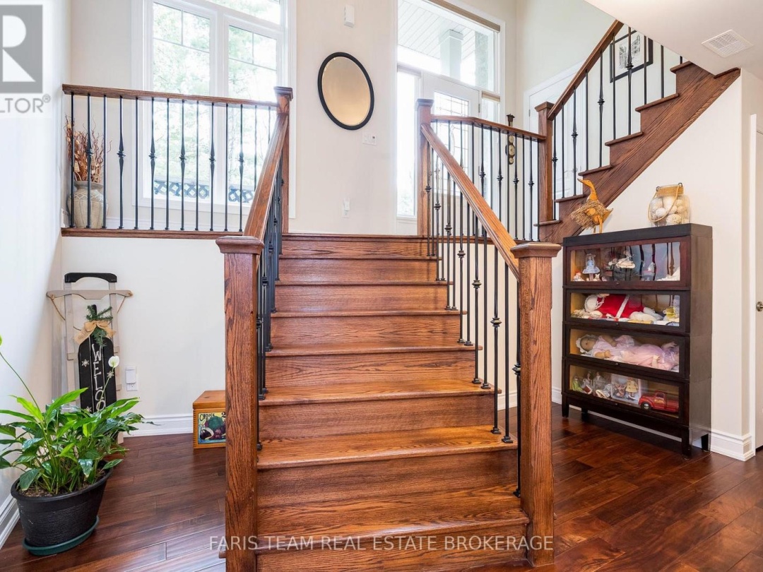 1559 RIMKEY CRESCENT, 