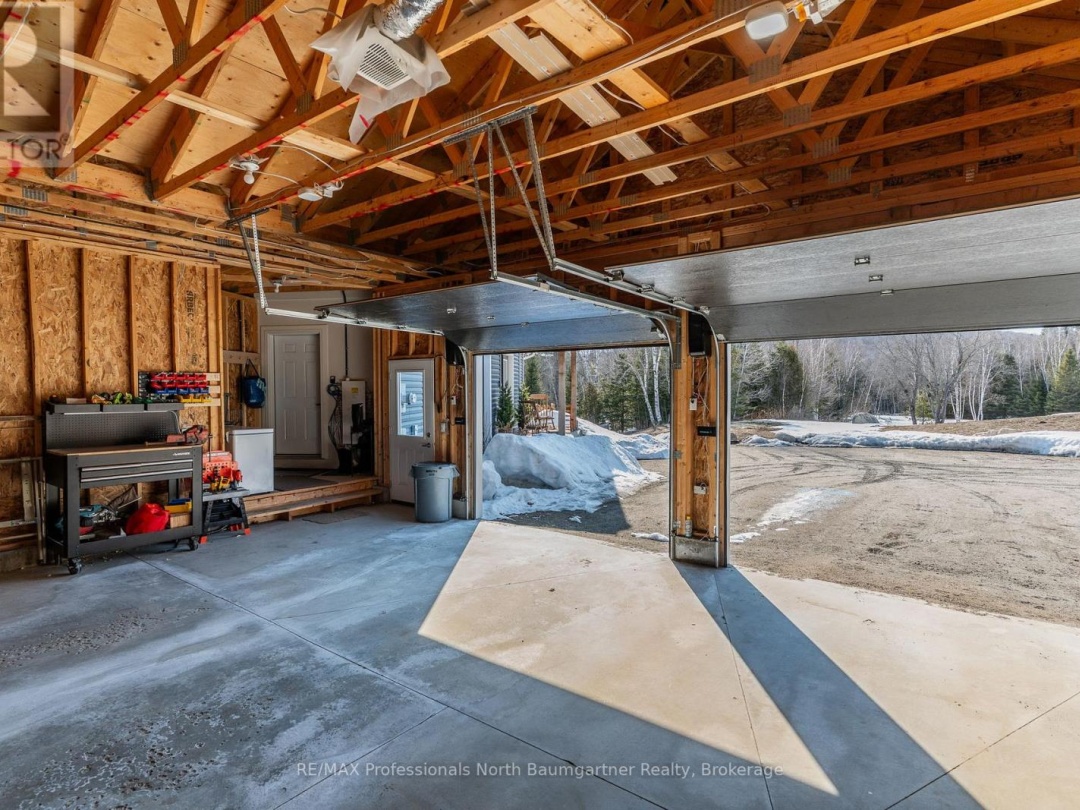 4318 GLAMORGAN ROAD, Haas Lake
