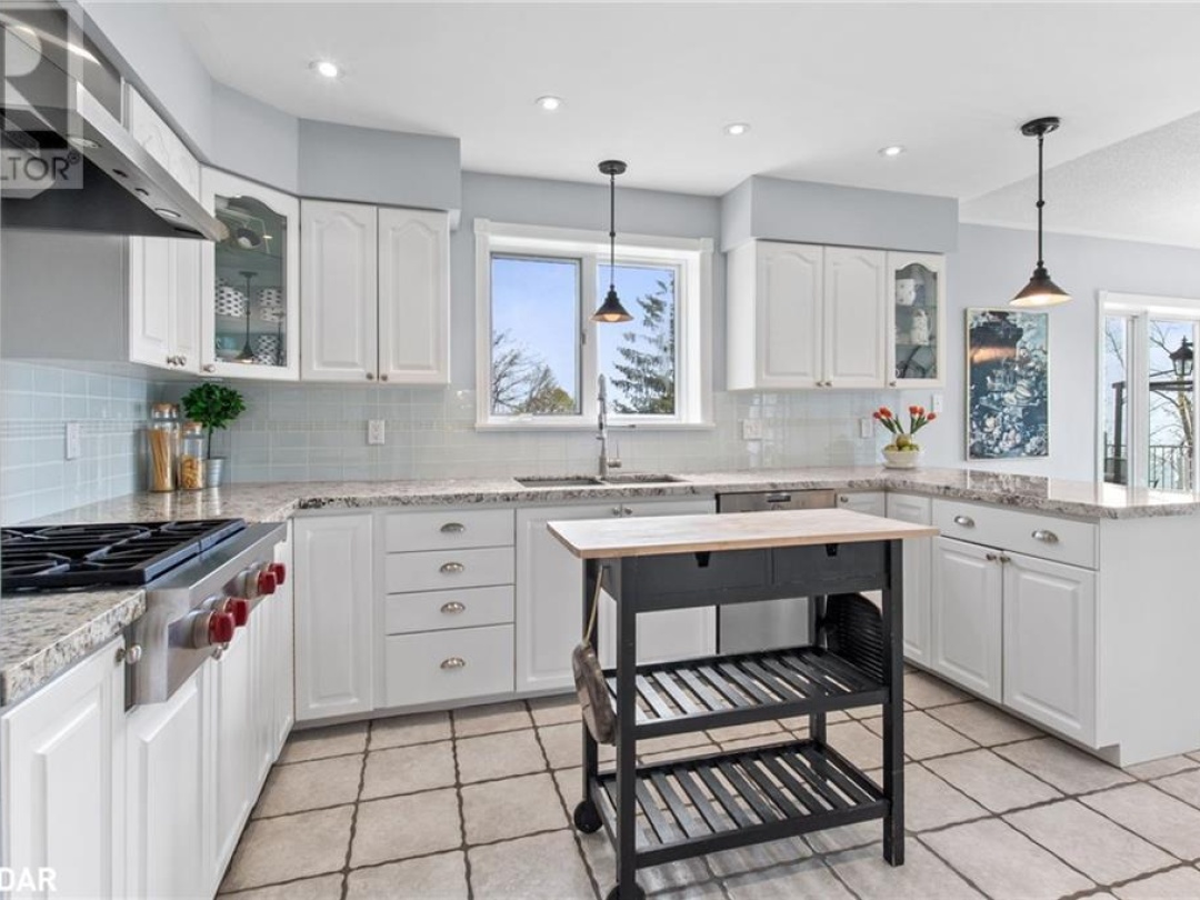 9 BLUERIDGE Crescent, Lake Simcoe
