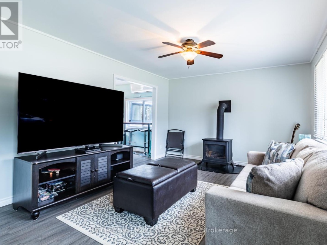 6 DICKSON STREET, Kawartha Lakes (Kinmount)