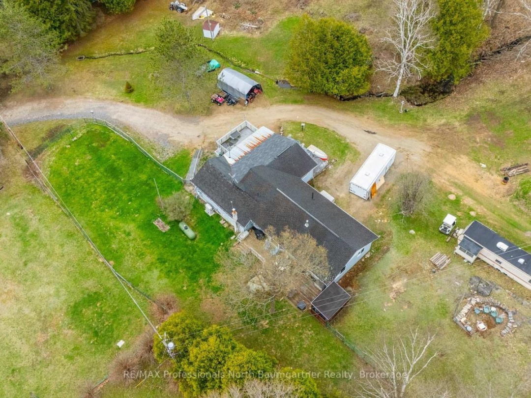 1093 REYNOLDS ROAD, Horseshoe Lake