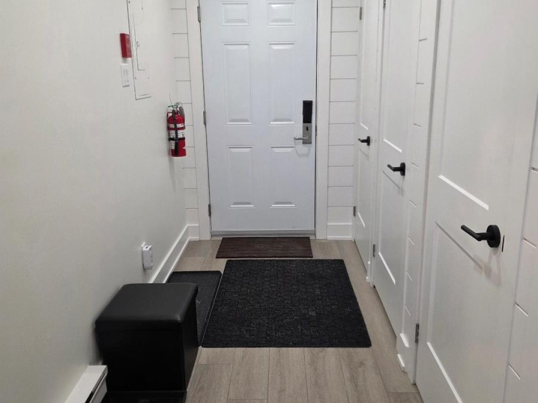 105 - 32 DEERHURST GREENS DRIVE, Peninsula Lake