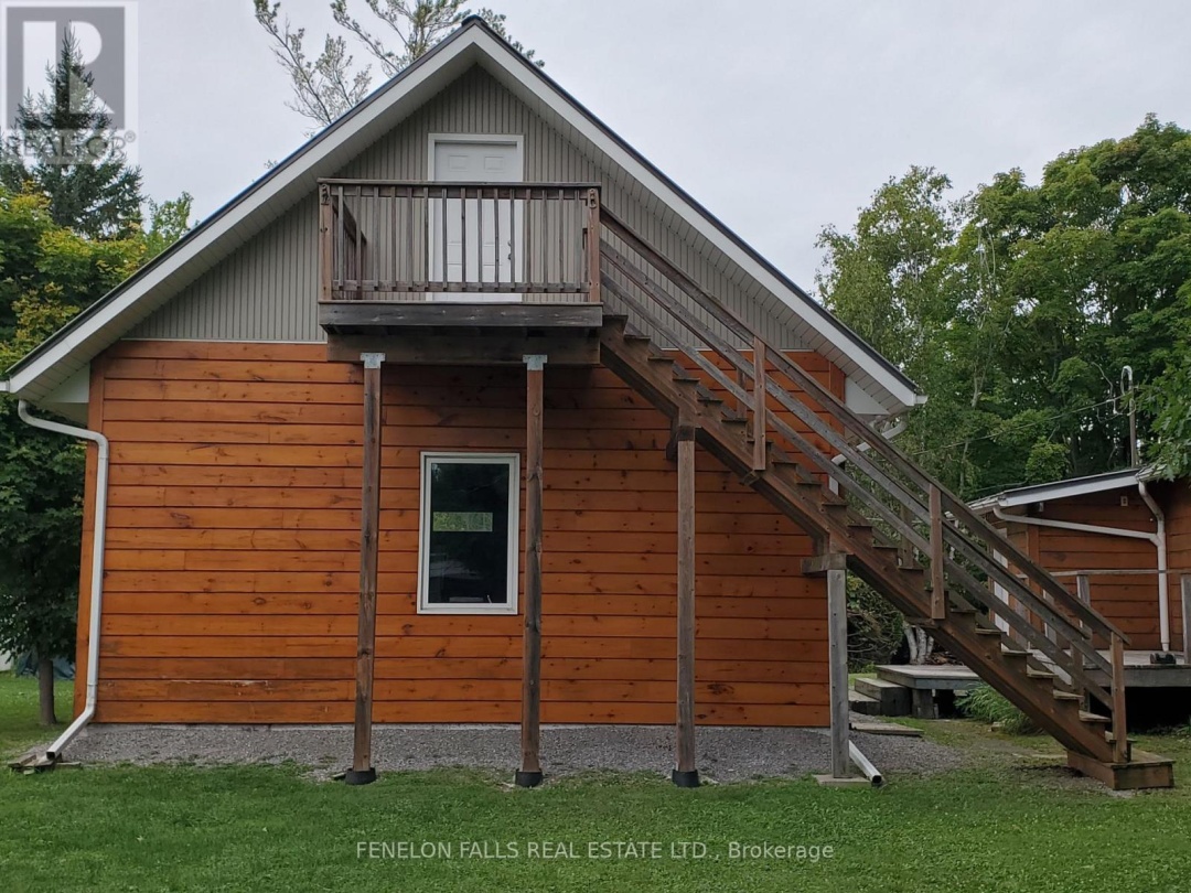 9 GOLD STREET, Sturgeon Lake