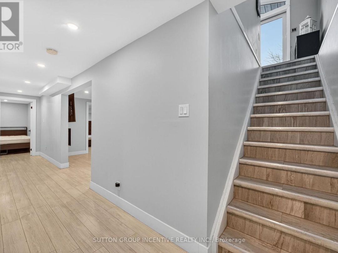 211 MOON POINT DRIVE, Lake Simcoe