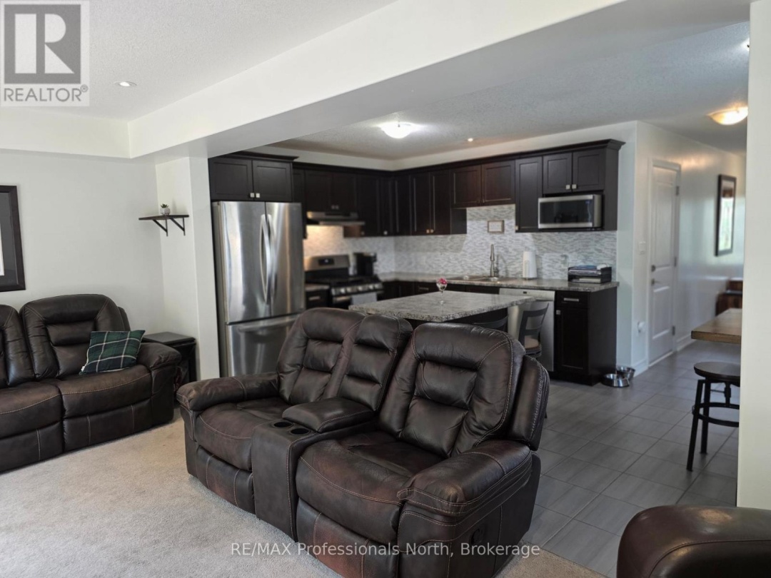8 SPALDING CRESCENT, Huntsville (Chaffey)