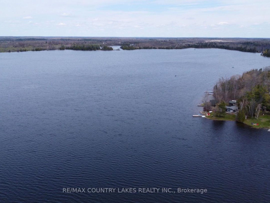 31 HILLCREST AVENUE, Mitchell Lake