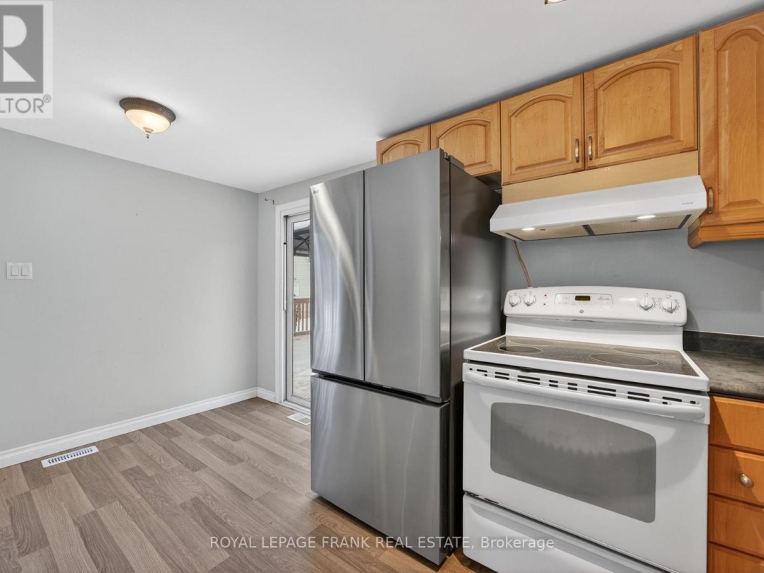 3576 JOHN STREET, Lake Simcoe