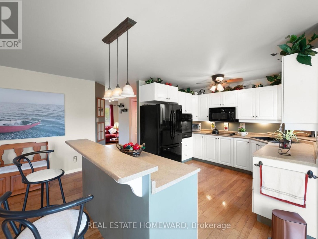 56 DRIFTWOOD SHORES ROAD, Canal Lake