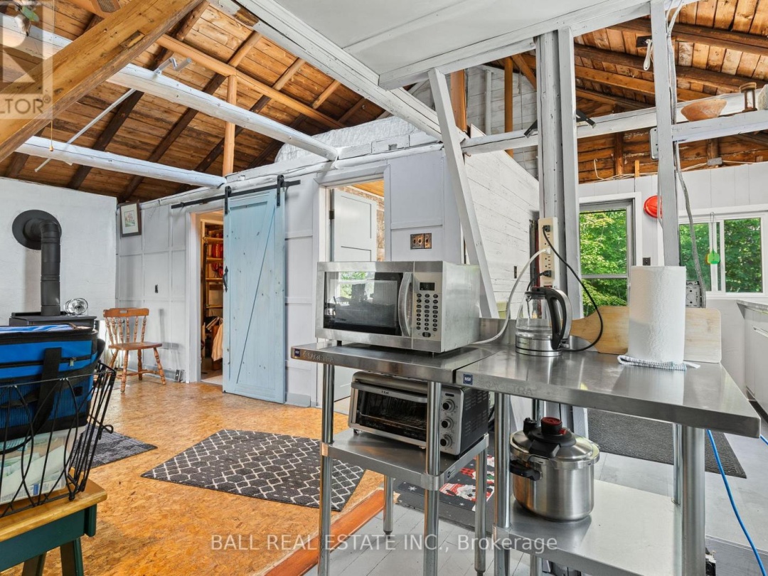1017 EWLES DRIVE, Davis Lake