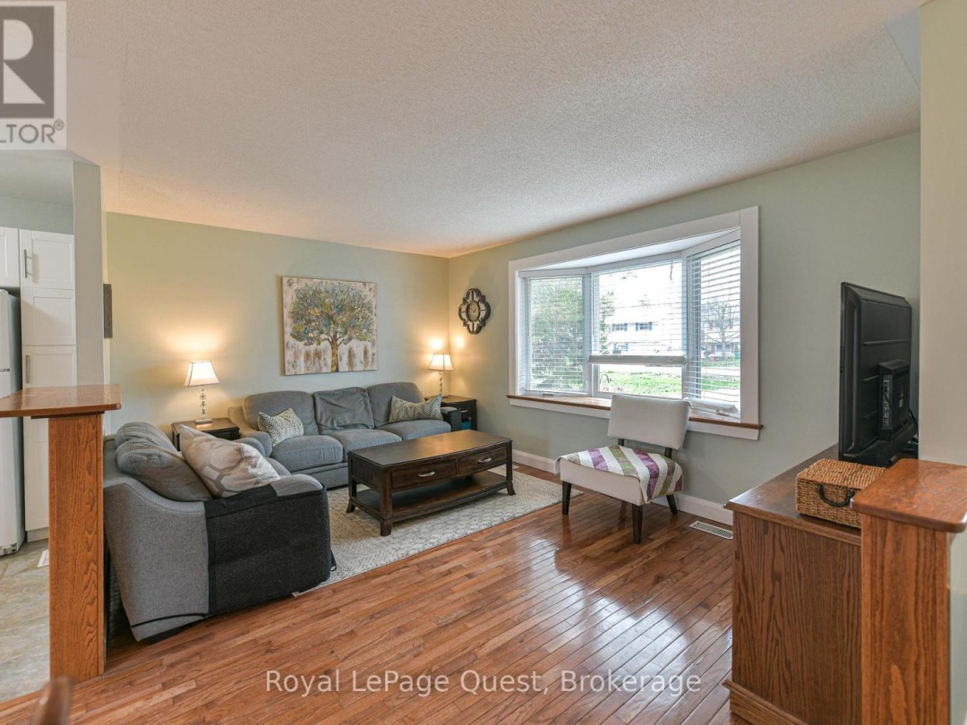 9 ELEANOR ROAD, Orillia