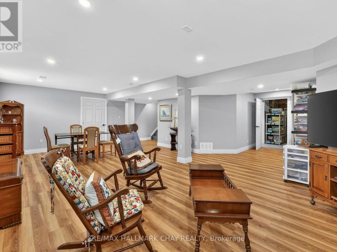 16 SHEPPARD DRIVE, Tay (Victoria Harbour)