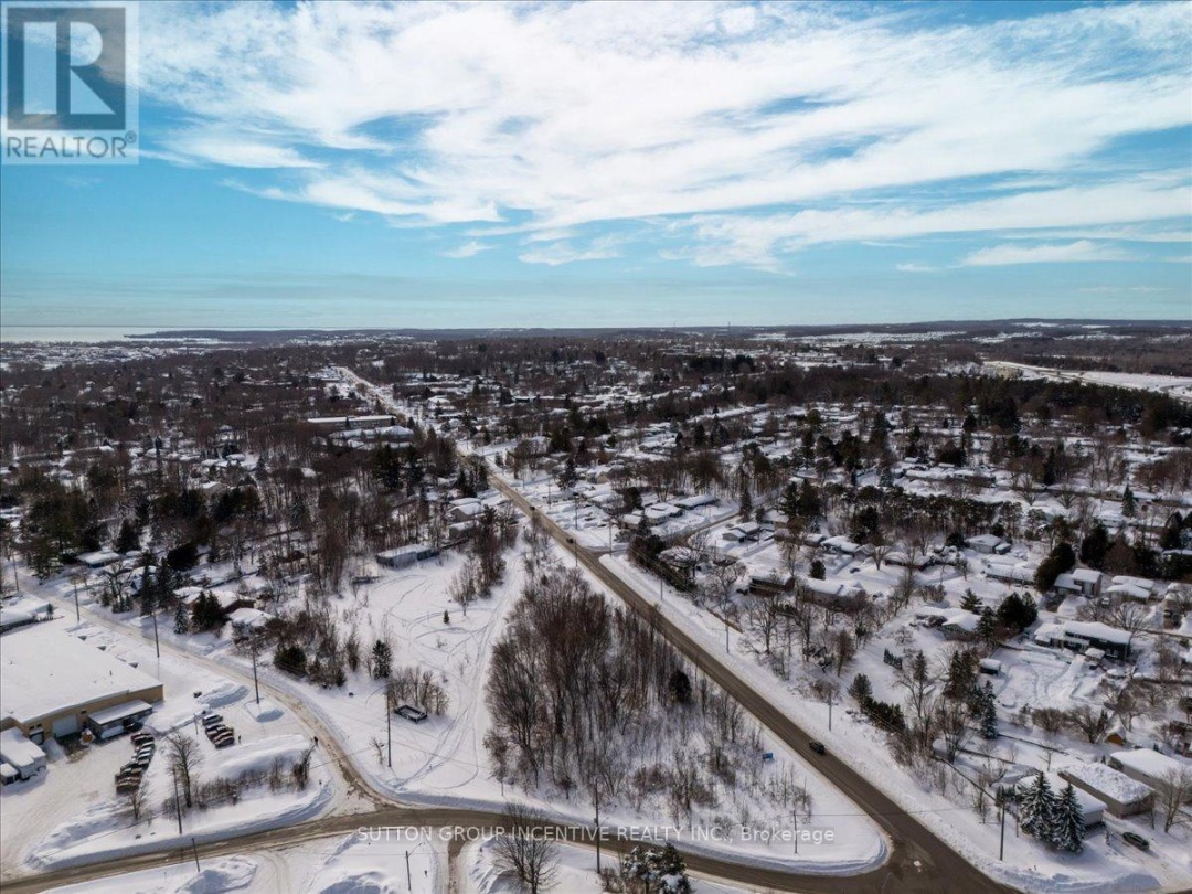 570 LACLIE STREET, Orillia