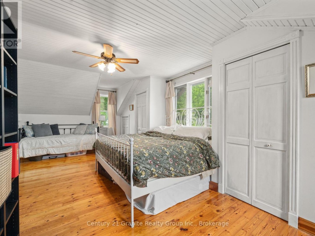 8 BEND STREET, Kawartha Lakes (Kinmount)