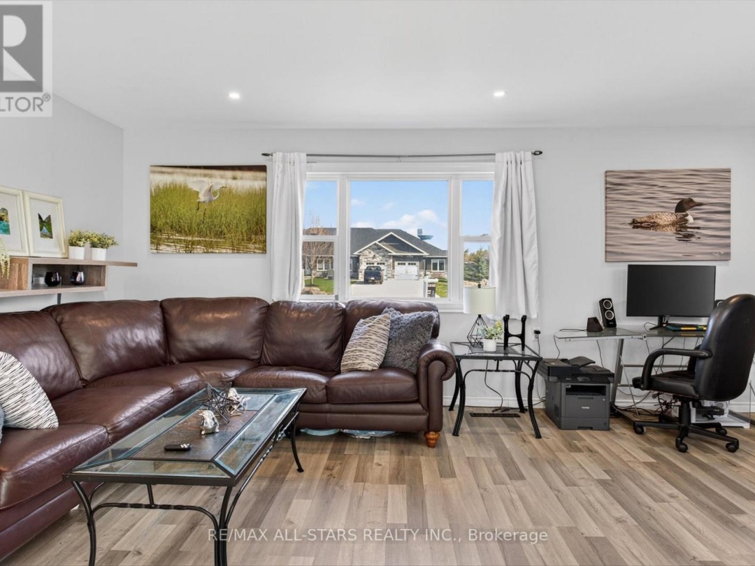 28 PRINCE STREET W, Kawartha Lakes (Bobcaygeon)