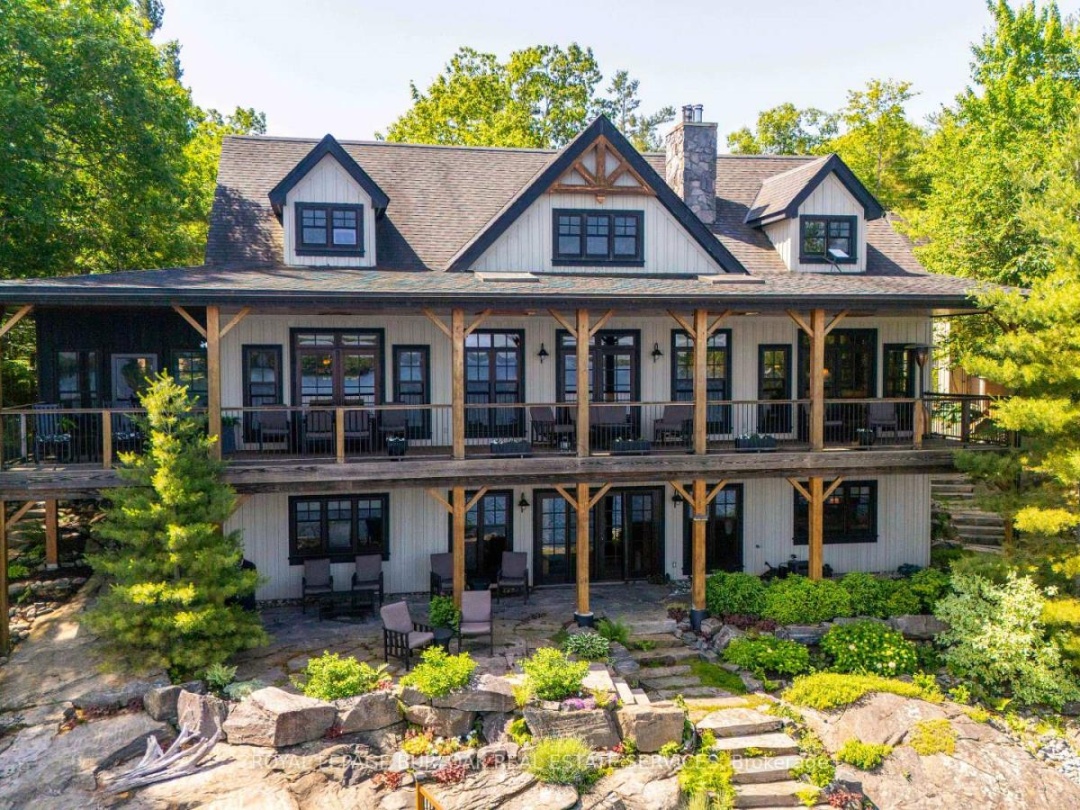 990 HASKETT'S DRIVE, Six Mile Lake