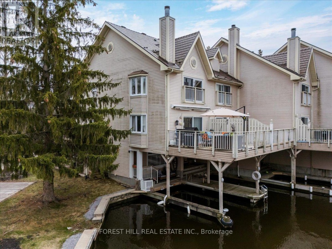 8 - 100 LAGUNA PARKWAY, 
