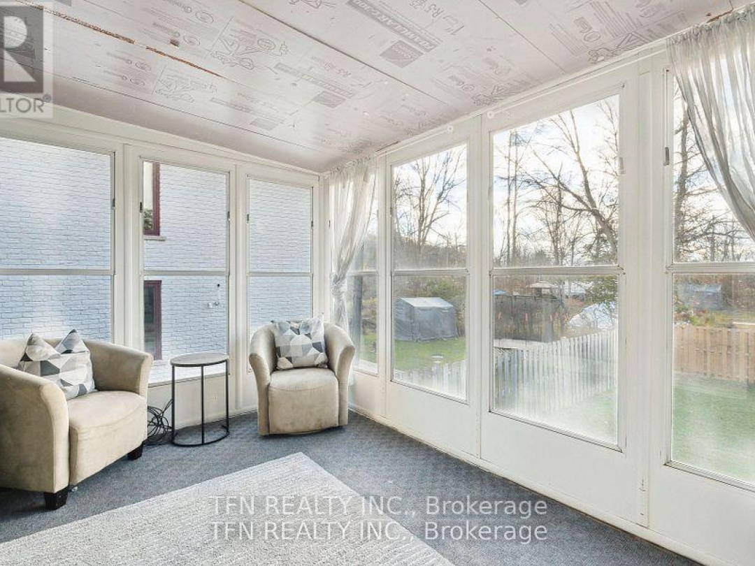 12 SCHOONER LANE, Tay