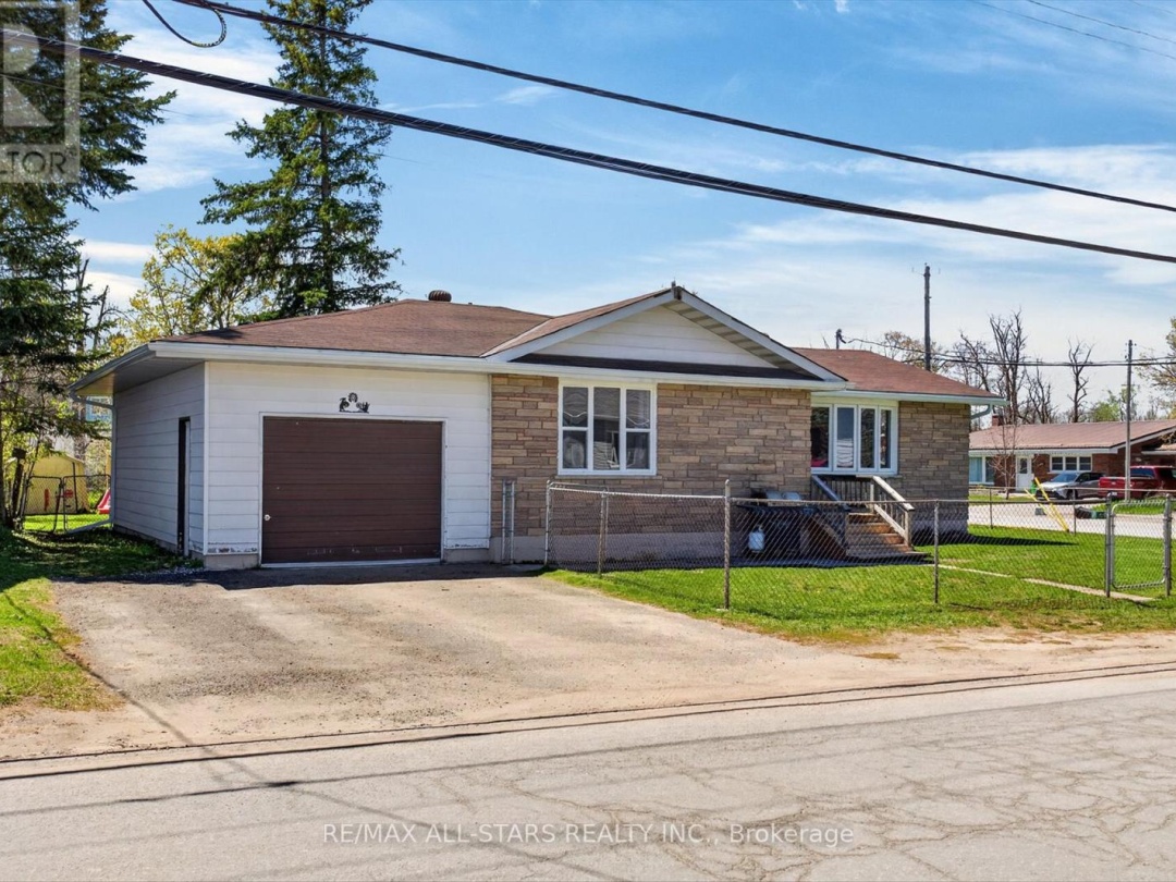 38 ELLIOT STREET, Kawartha Lakes (Fenelon Falls)