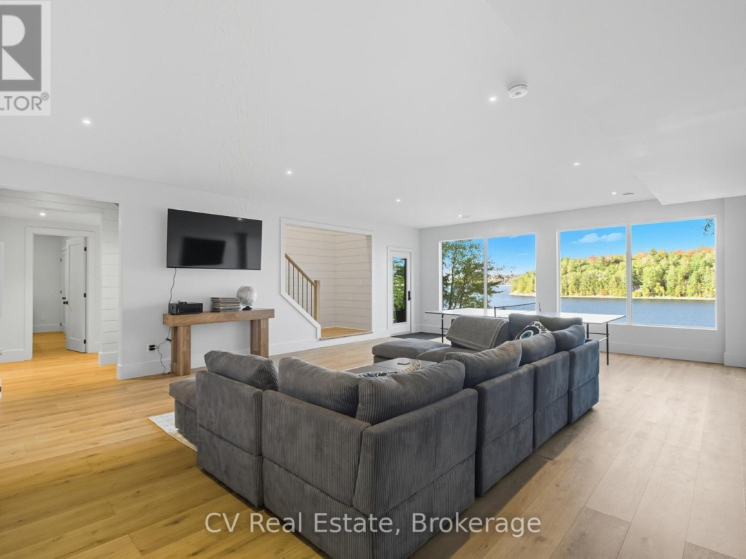 1399 BAYBREEZE LANE, Redstone Lake