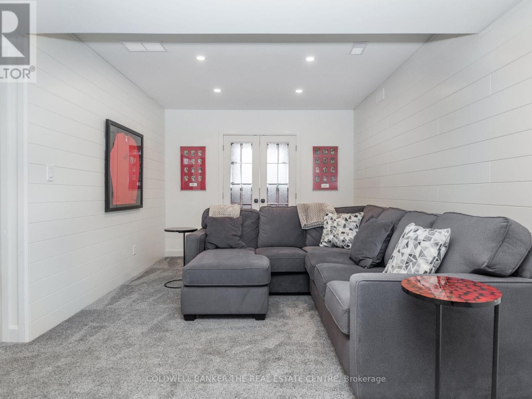 41 HUNTER AVENUE, Tay (Victoria Harbour)