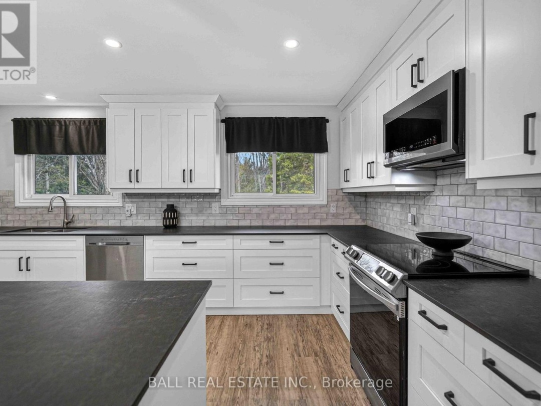 166 VICTORIA DRIVE, Sturgeon Lake