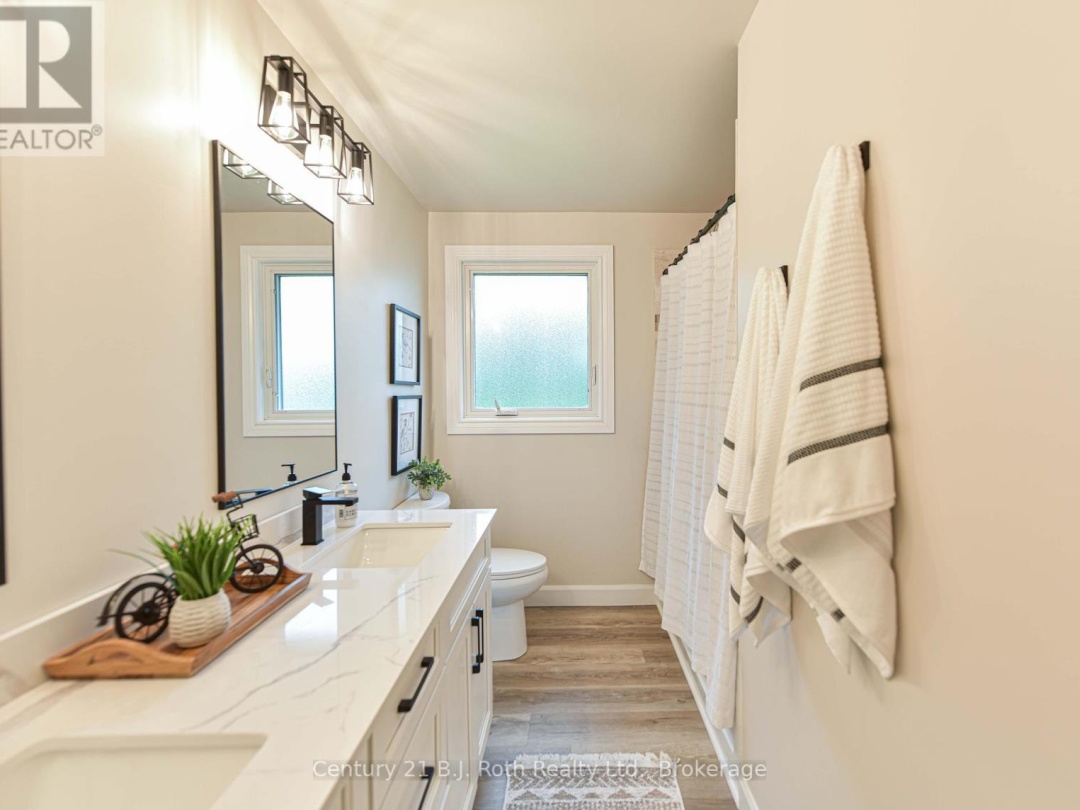 4693 DANIEL STREET, Ramara (Atherley)
