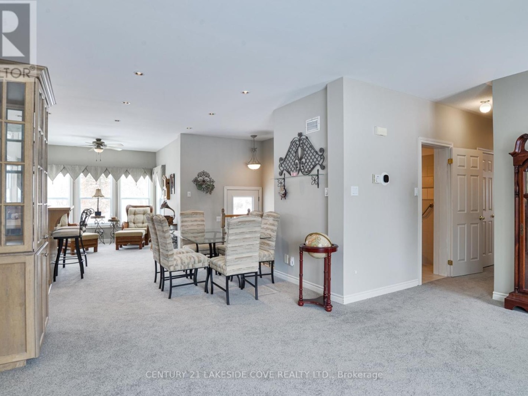2811 STEPHEN DRIVE, Lake Simcoe