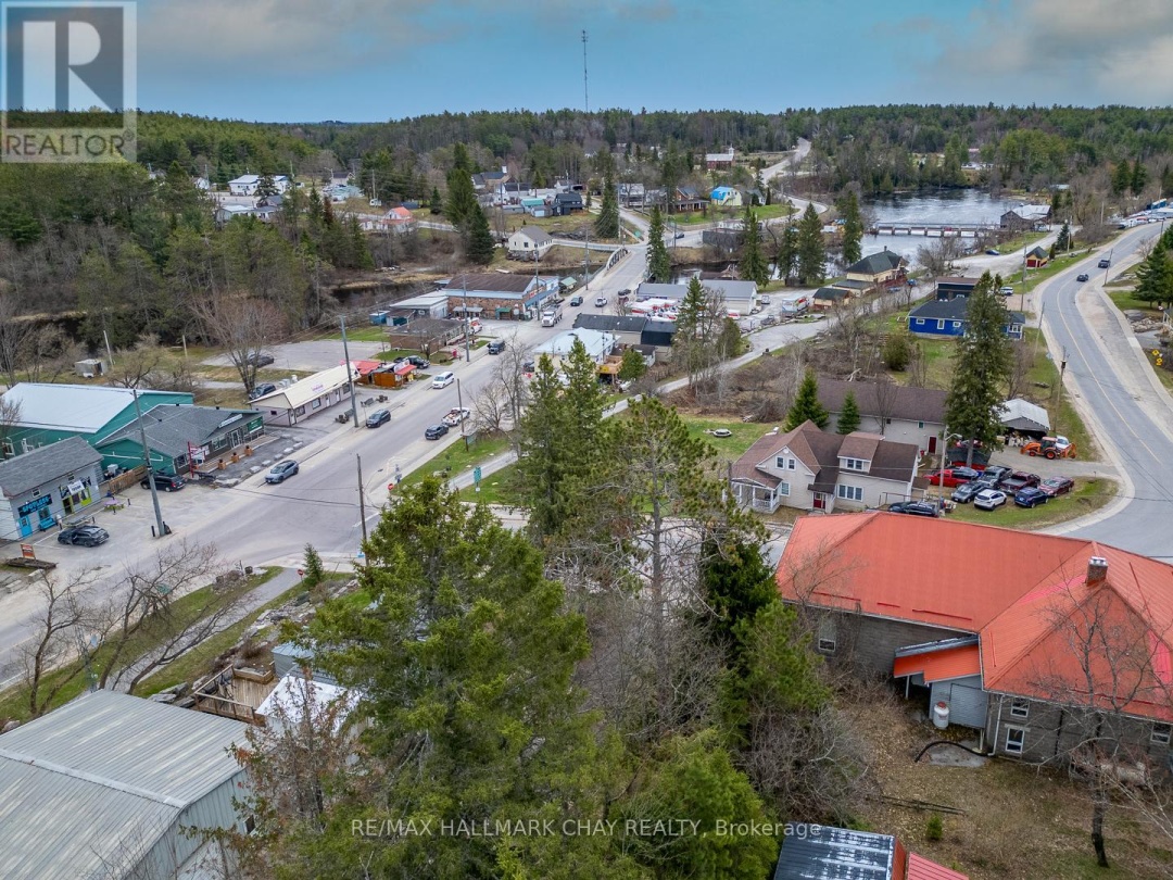 6 DICKSON STREET, Kawartha Lakes (Kinmount)