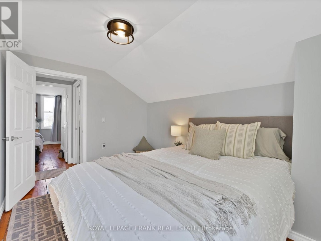 916 HIGHWAY 7, Kawartha Lakes (Oakwood)