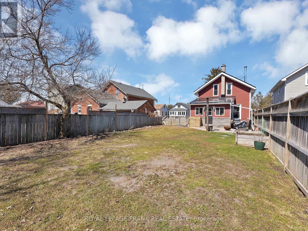 916 HIGHWAY 7, Kawartha Lakes (Oakwood)