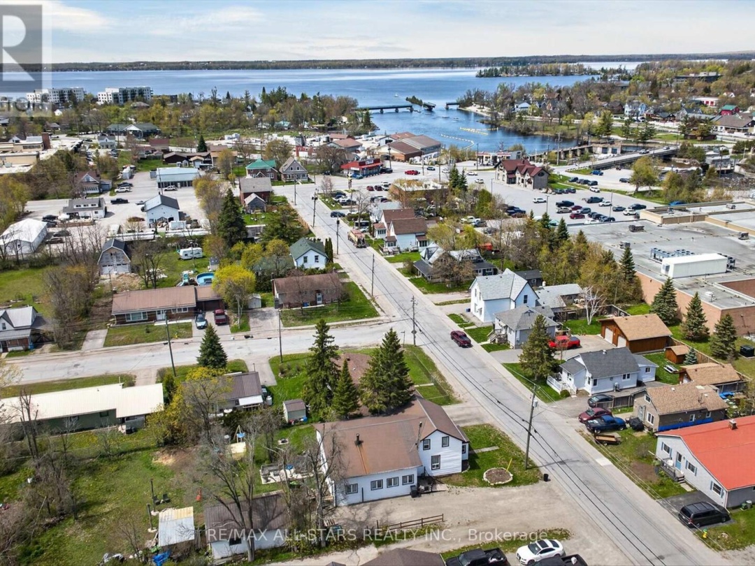 38 ELLIOT STREET, Kawartha Lakes (Fenelon Falls)