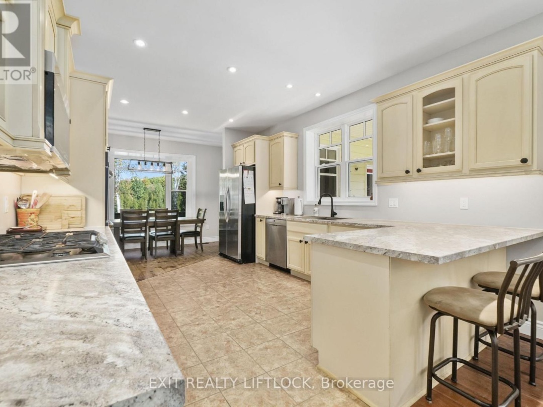 169 DUTCH LINE ROAD W, Shadow Lake