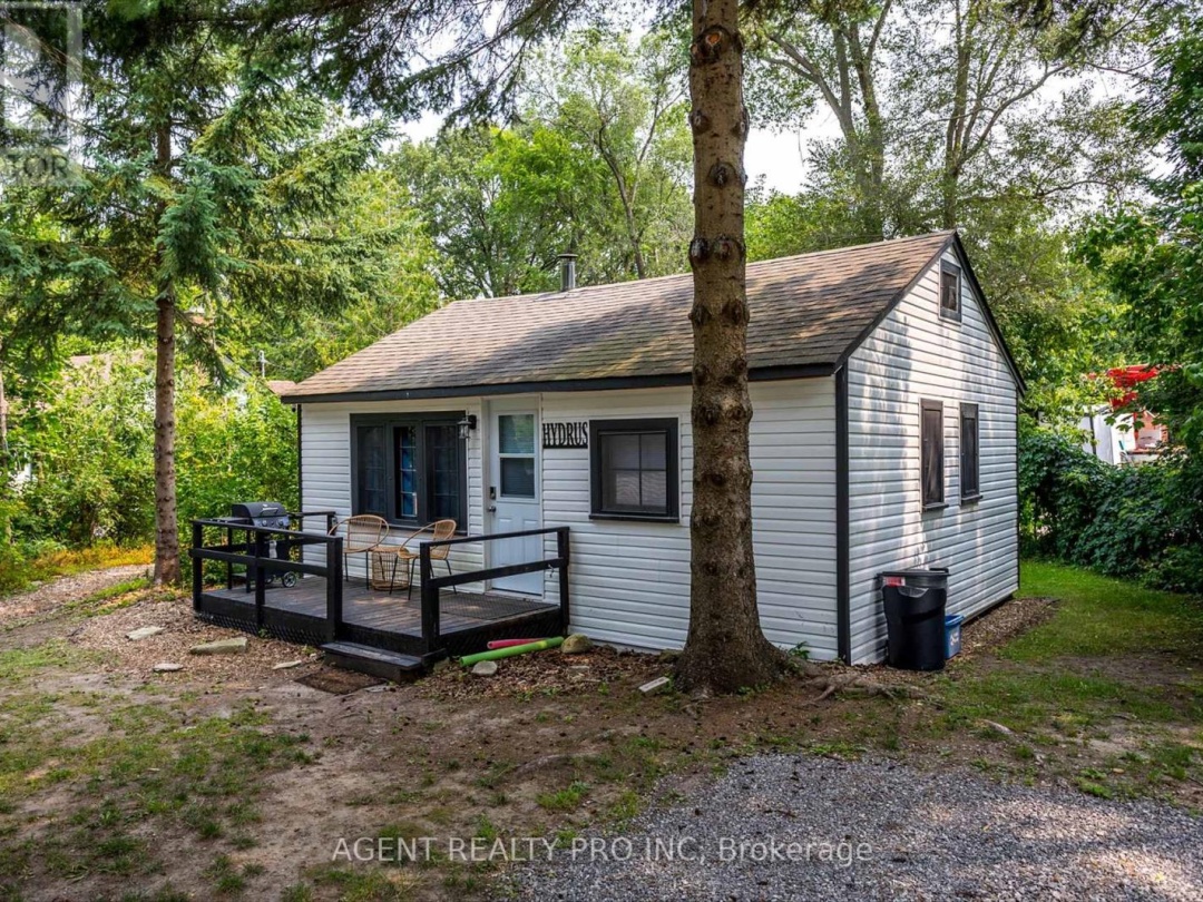 21 ORIOLE ROAD, Cameron Lake
