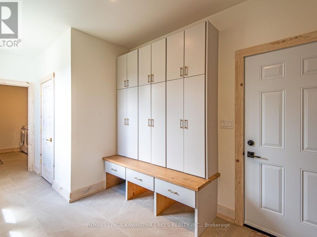 104 MOON LINE ROAD N, 