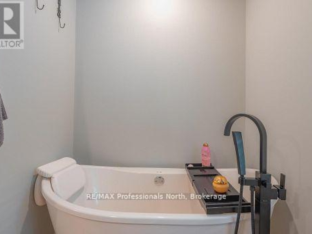 1677 HOSPITALITY ROAD, Minden Hills (Snowdon)