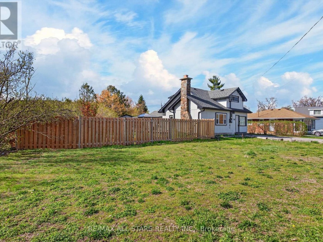 28 PRINCE STREET W, Kawartha Lakes (Bobcaygeon)