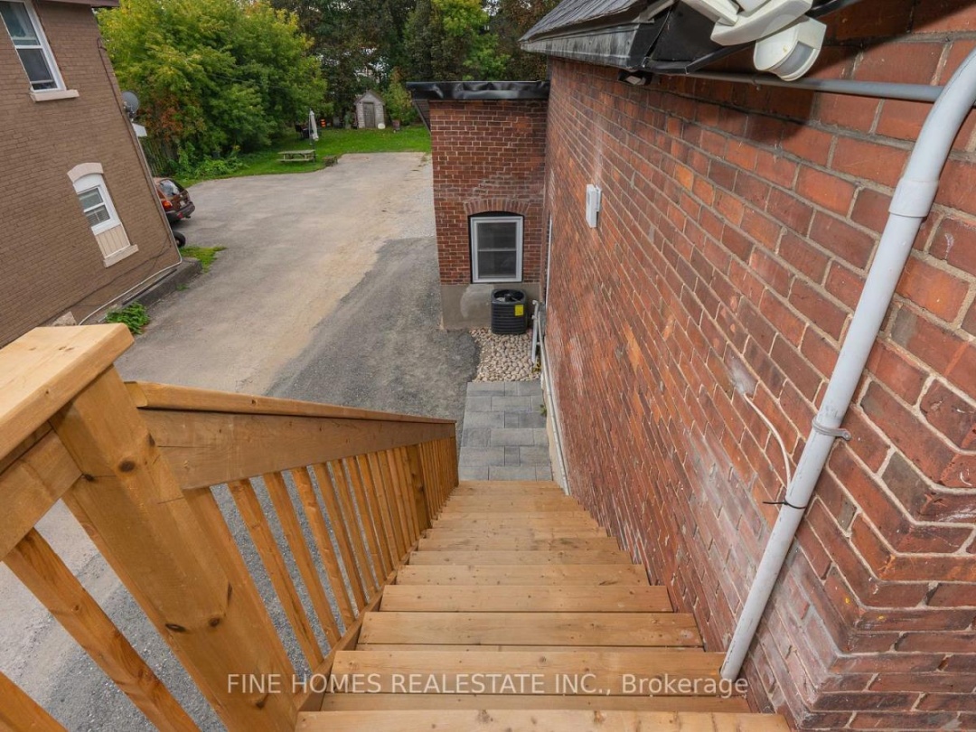 119 ALBERT STREET S, 