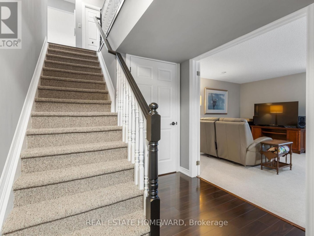 69 ISLAND BAY DRIVE W, 