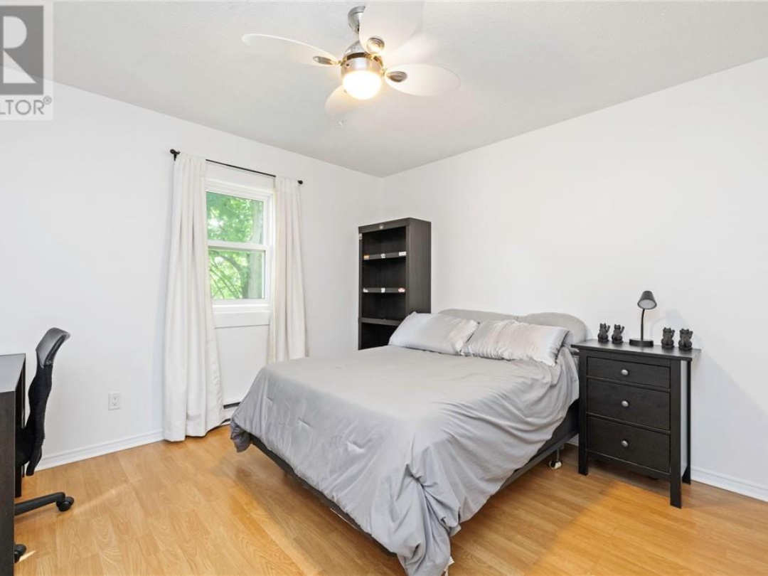 5 Hillcrest Avenue, 