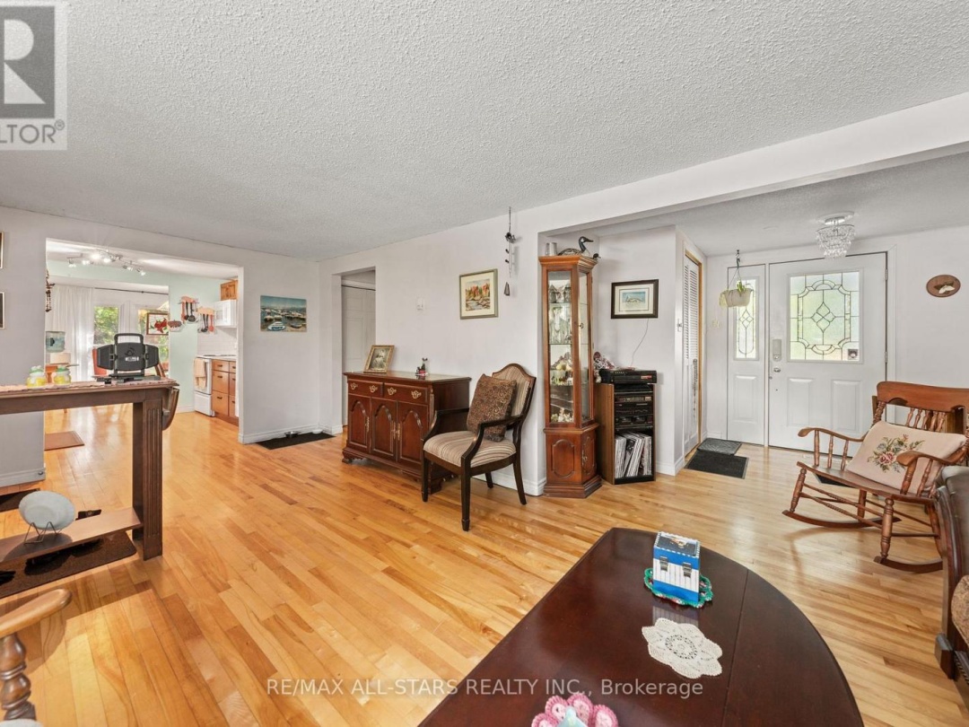 14 WYCHWOOD DRIVE E, 