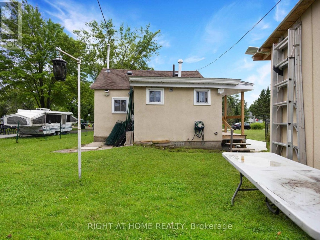 25 PLAYFAIR DRIVE, 