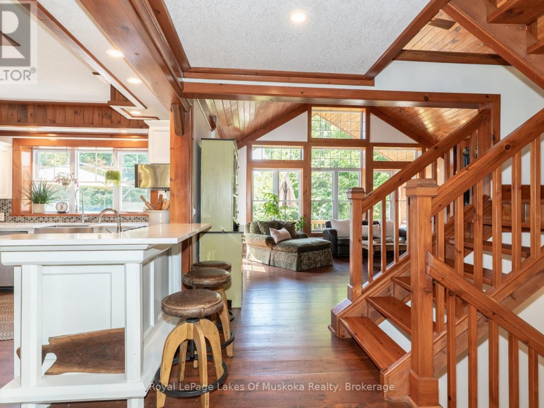1080 WALKERS GLENN CRESCENT, Lake of Bays (Sinclair)