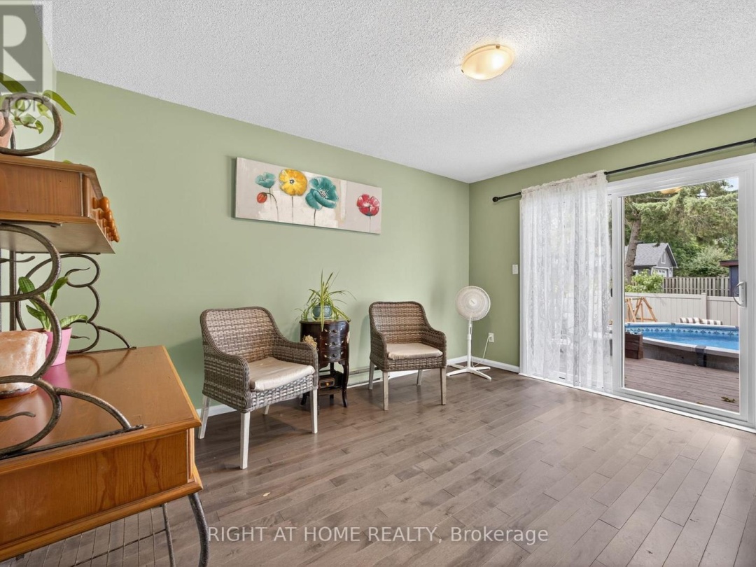 112 BORLAND STREET E, 