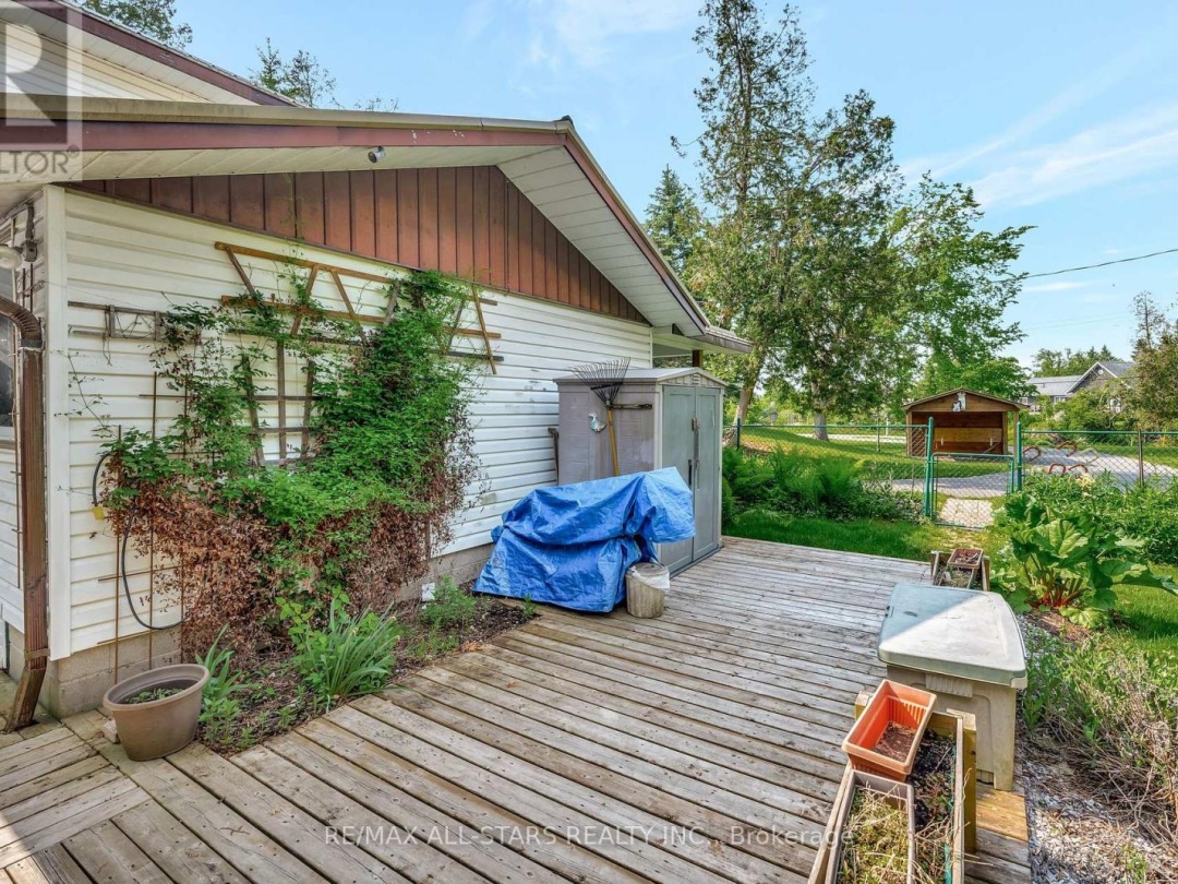 14 WYCHWOOD DRIVE E, 