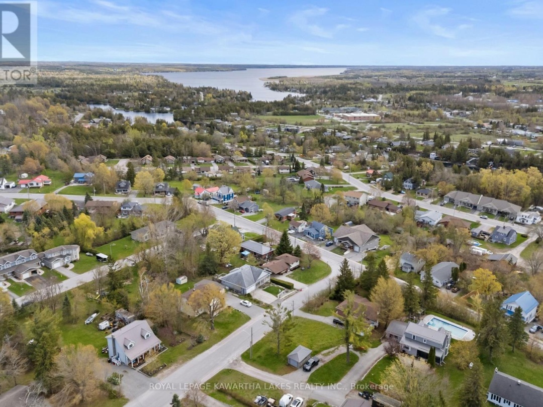 2 KENNEDY DRIVE, Kawartha Lakes (Fenelon Falls)