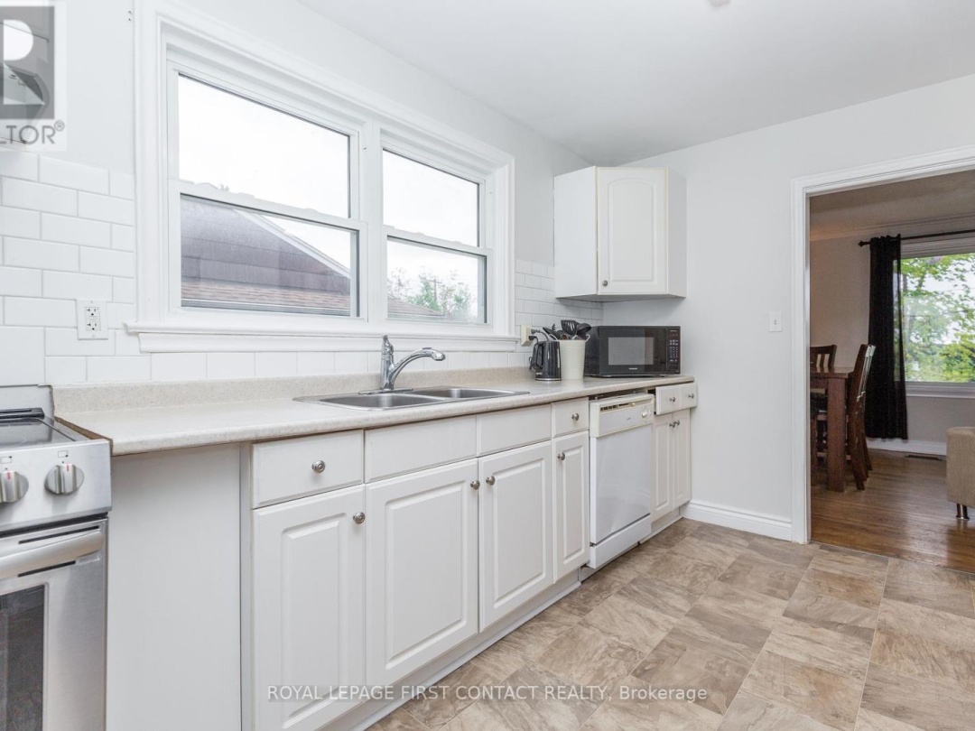 48 BRANT STREET W, 
