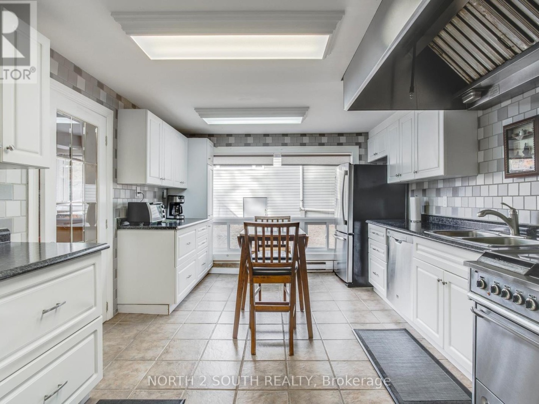 2512 HONEY HARBOUR ROAD, Georgian Bay (Baxter)