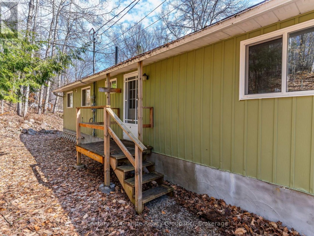6087 HALIBURTON LAKE ROAD, Haliburton Lake