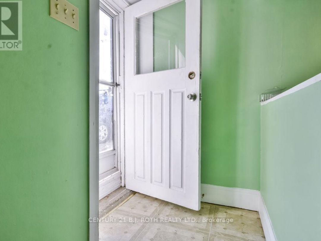 200 EDWARD STREET, 
