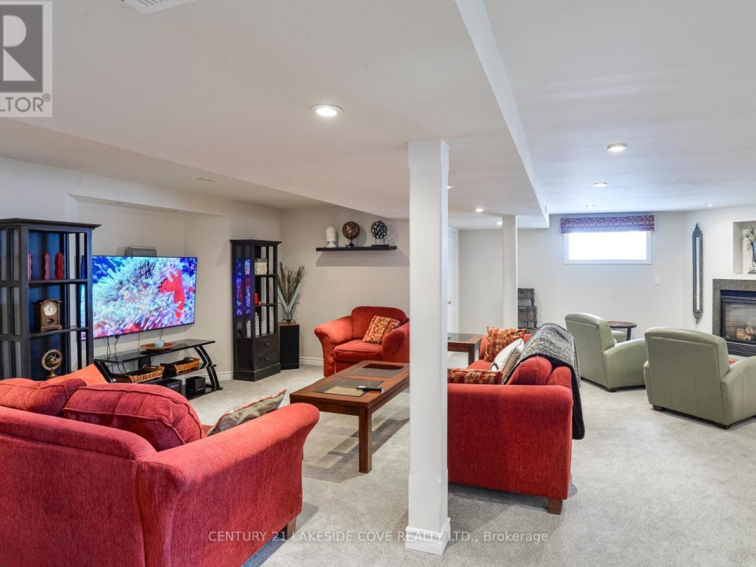 2811 STEPHEN DRIVE, Lake Simcoe